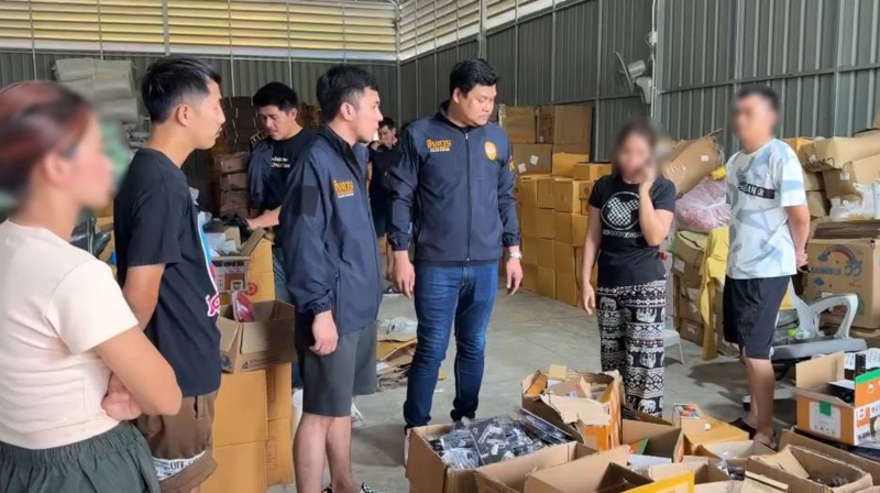 泰警突袭春武里中资仓库，查获各类劣质商品超万件！